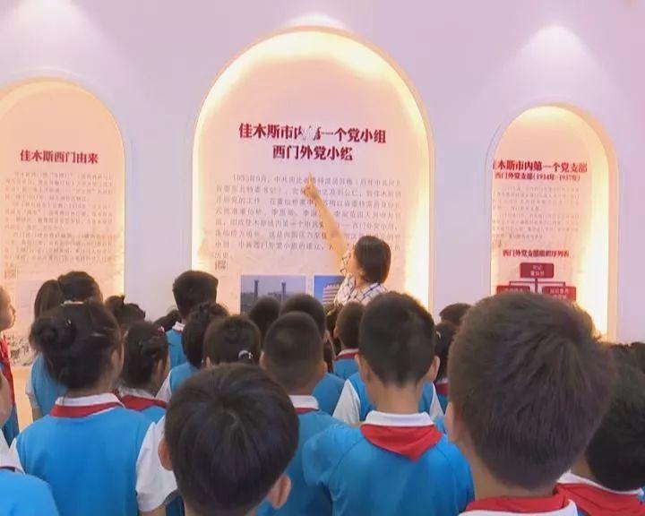 【两会·黔讯】怀揣基层民意 省政协委员陆续报到